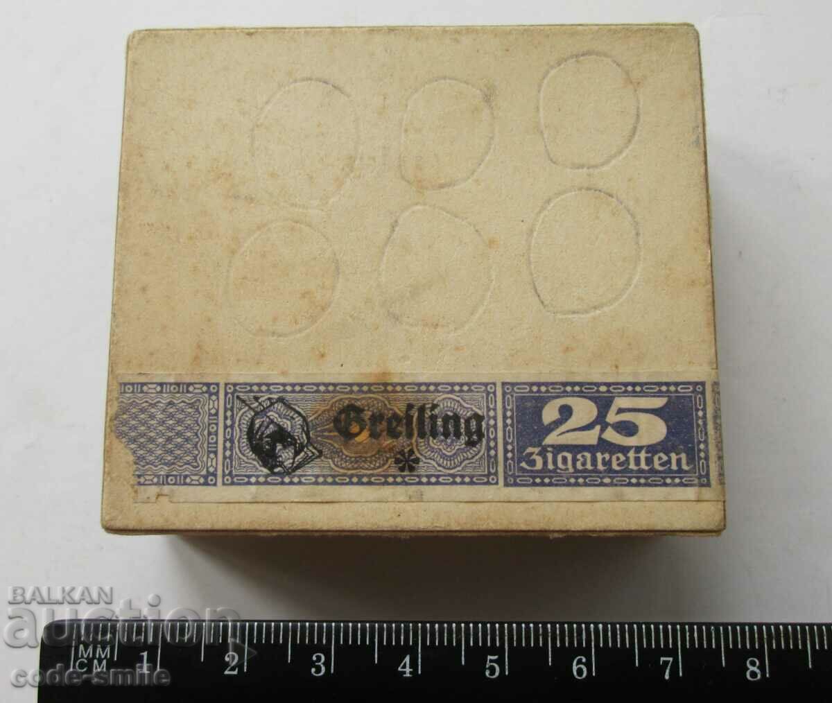 Delivery of Old German packaging box of cigarettes and cigarette cards 1926 Delivery of Old German packaging box of cigarettes and cigarette cards 1926
