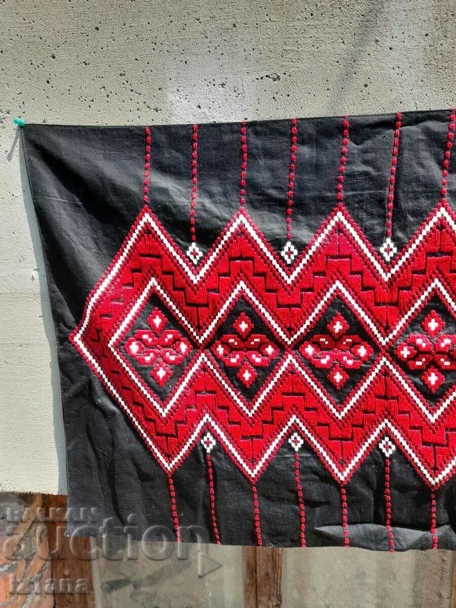 Auction Antique carpet, wall covering Auction Antique carpet, wall covering