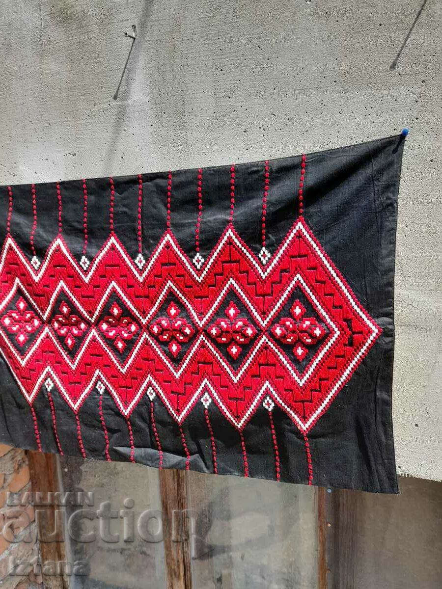 Delivery of Antique carpet, wall covering Delivery of Antique carpet, wall covering