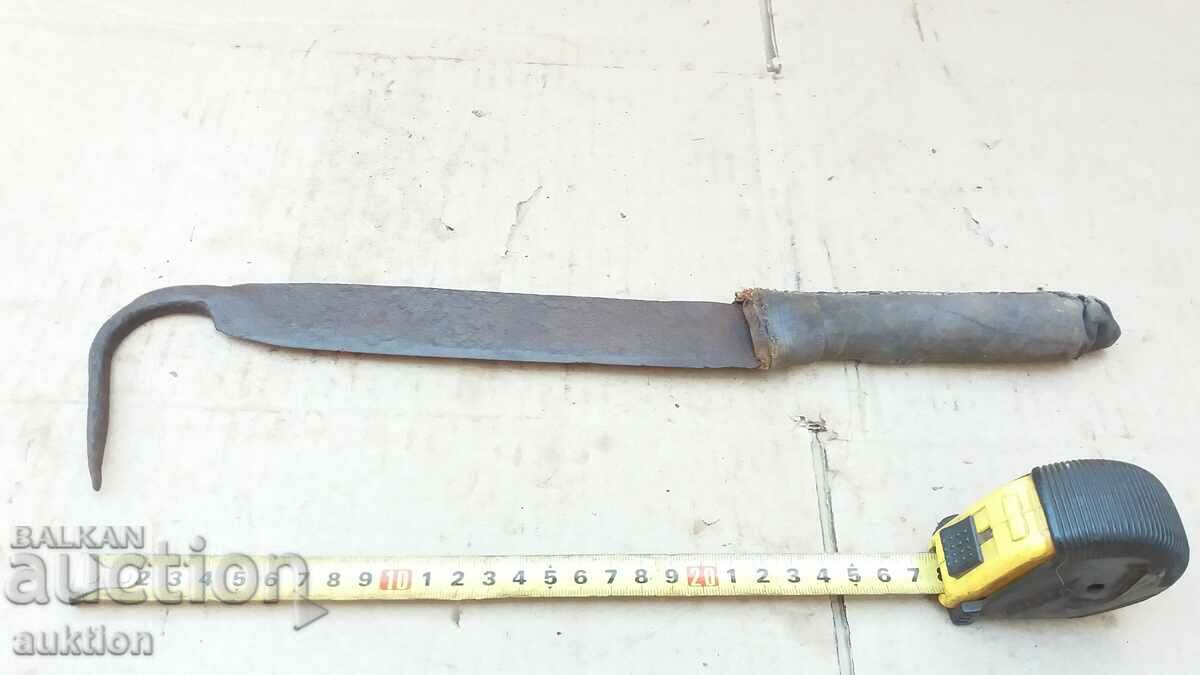 Delivery of OLD FORGED KNIFE, SATURN