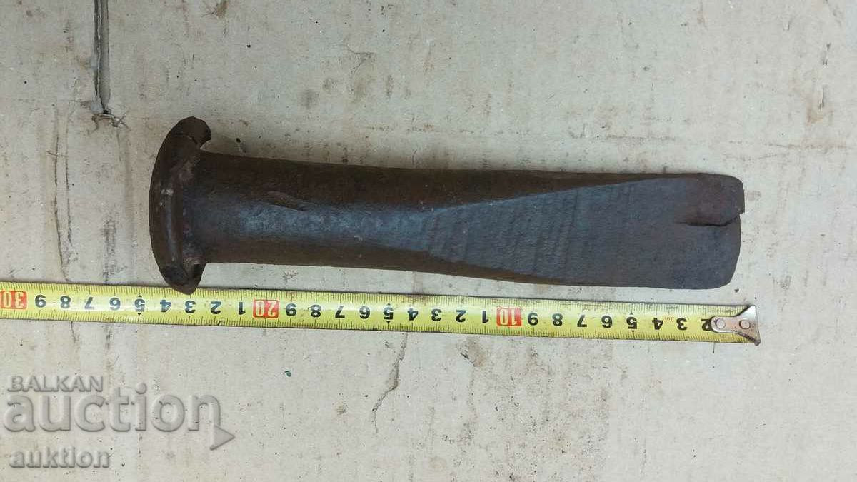 OLD SOLID CARPASS CUTTING DAGGER, DANNERS with price 9.99 BGN | € 5.11 OLD SOLID CARPASS CUTTING DAGGER, DANNERS with price 9.99 BGN | € 5.11