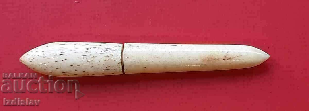 Auction Antique needle case made of bone Auction Antique needle case made of bone
