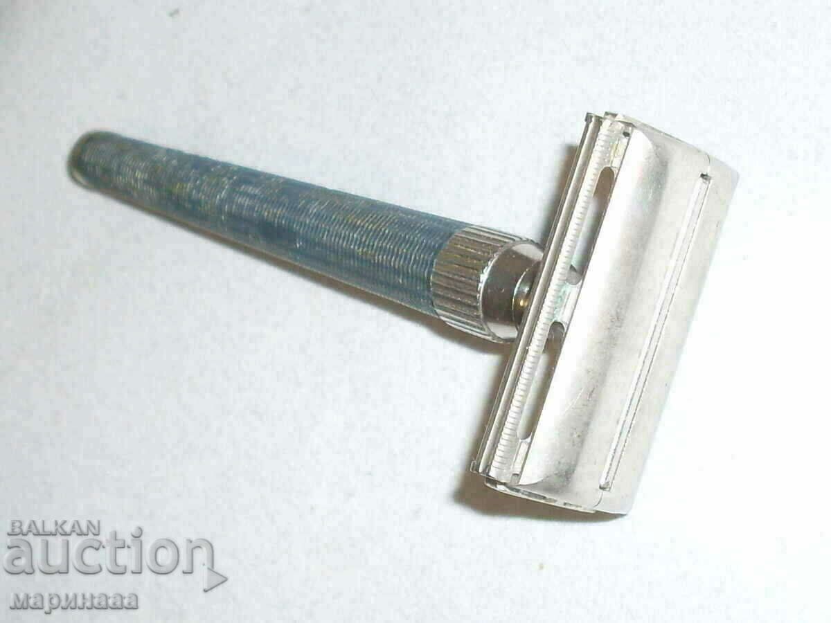 OLD "VEST" RAZOR. ENGLAND with price 4.00 BGN | € 2.05