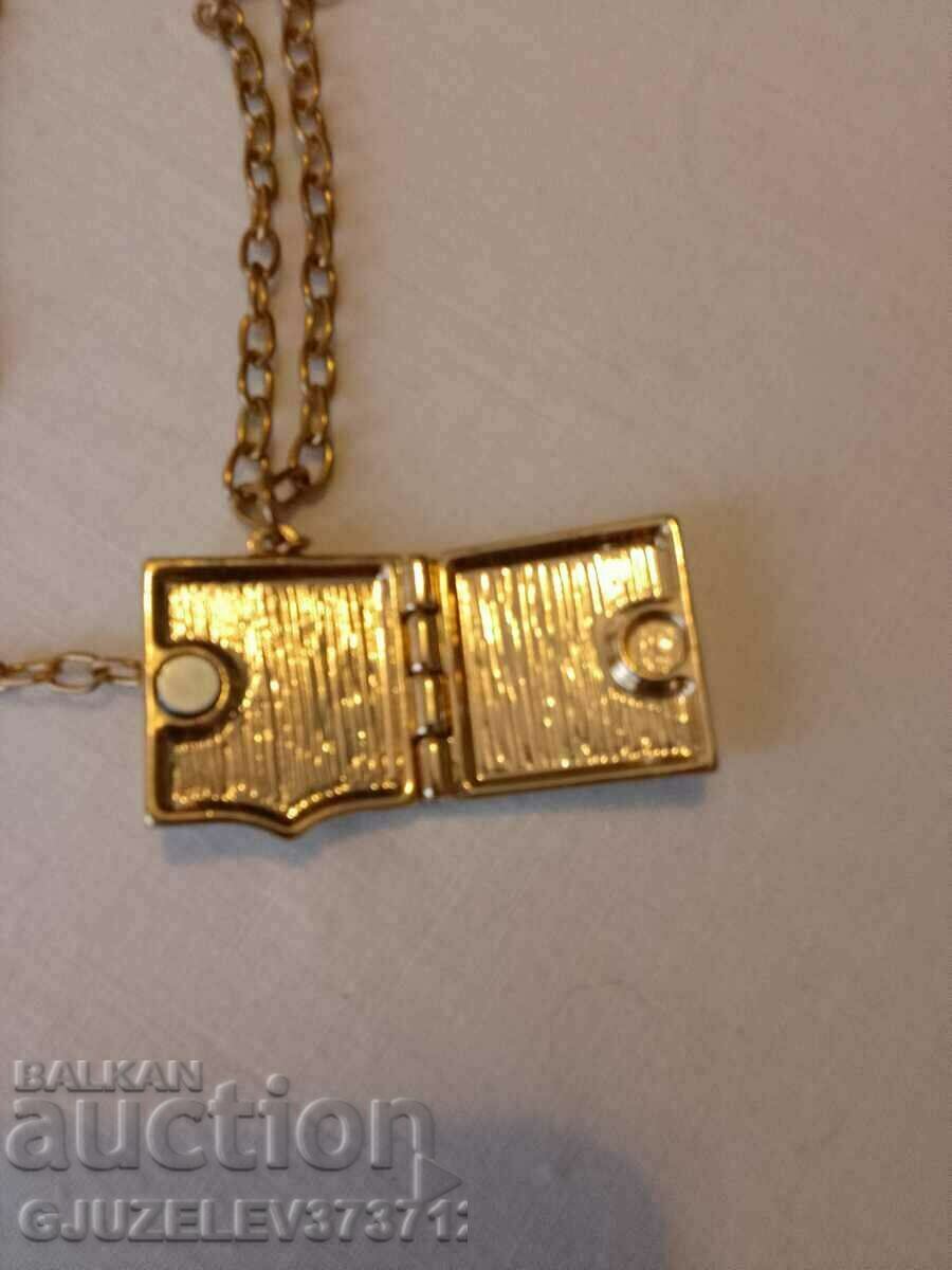 Necklace with medallion, heart, book, for photos with zircons with price 39.00 BGN | € 19.94 Necklace with medallion, heart, book, for photos with zircons with price 39.00 BGN | € 19.94