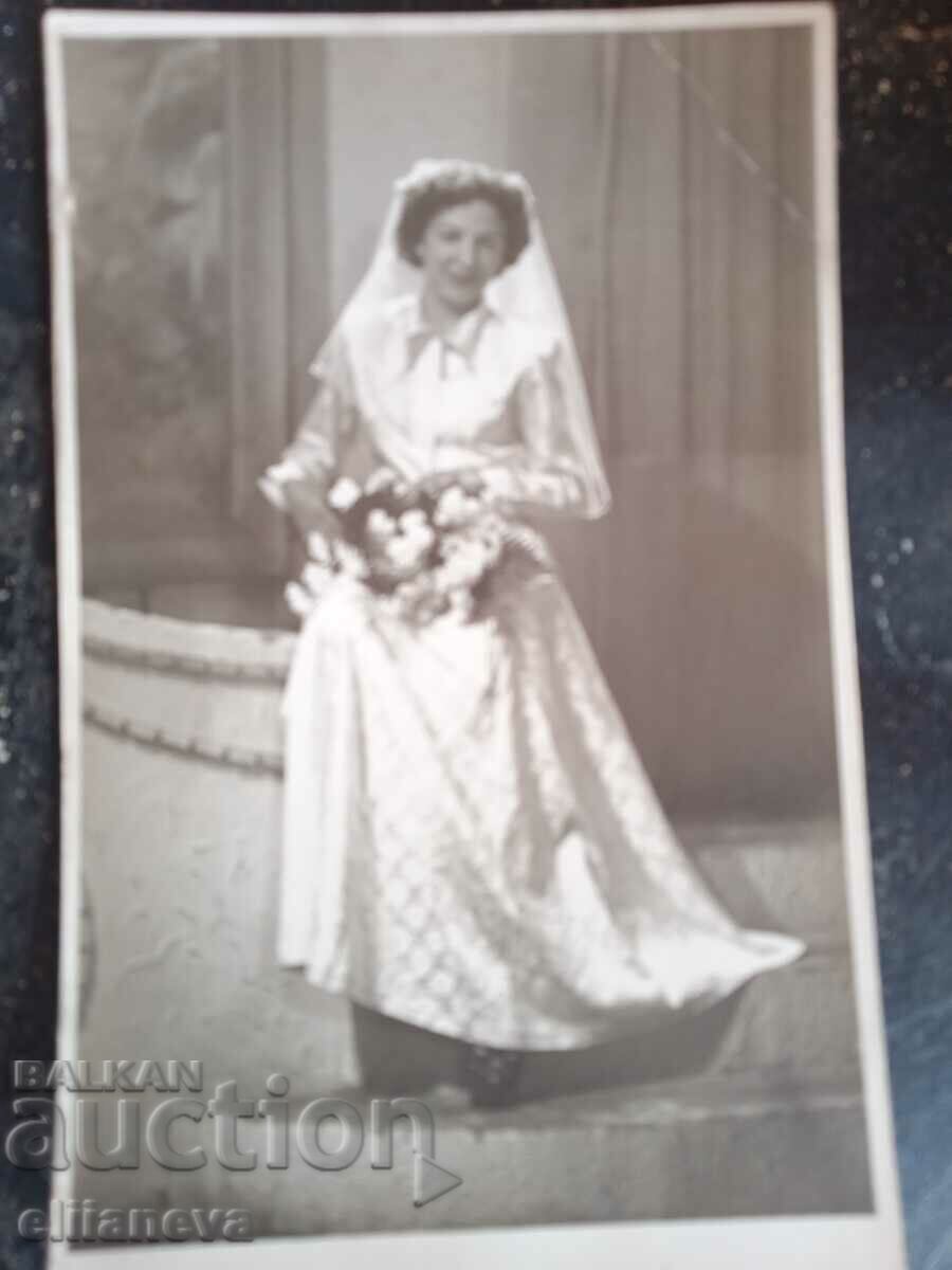 Bride 1933