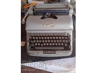 Typewriter Rheinmetall 1955 in Cyrillic