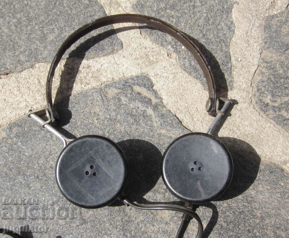 old radio headphones for a radio station - 5 old radio headphones for a radio station - 5