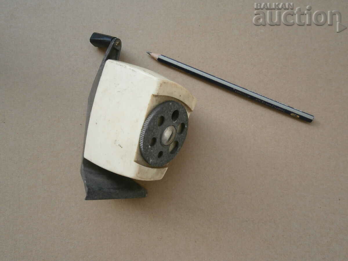 vintage working pencil sharpener with price 31.00 BGN | € 15.85