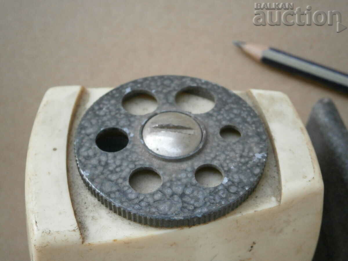vintage working pencil sharpener - 5