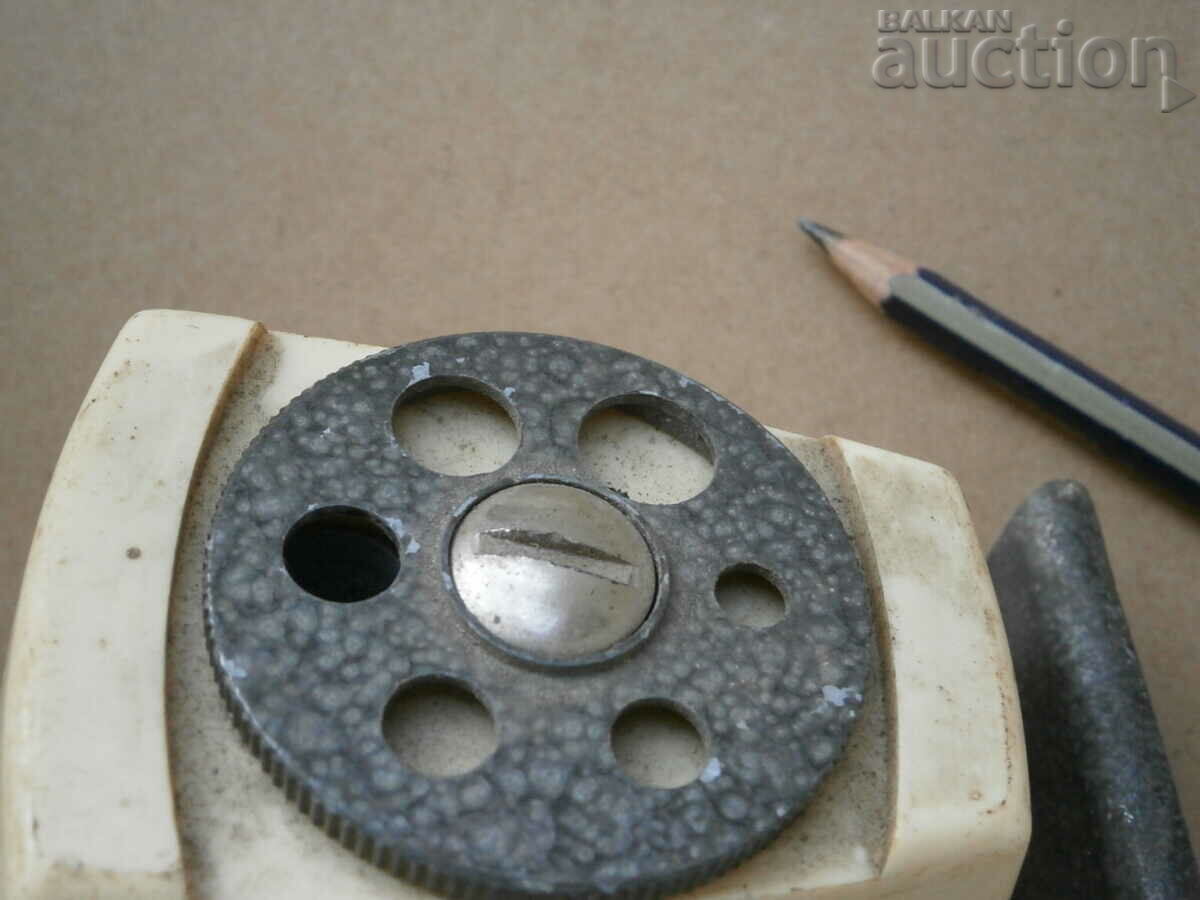 vintage working pencil sharpener - 6