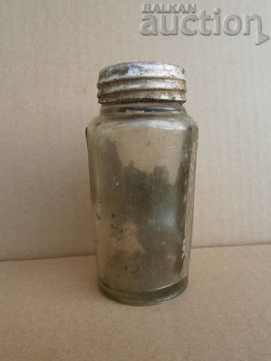 Auction a bottle of medicine in the 1930s Auction a bottle of medicine in the 1930s