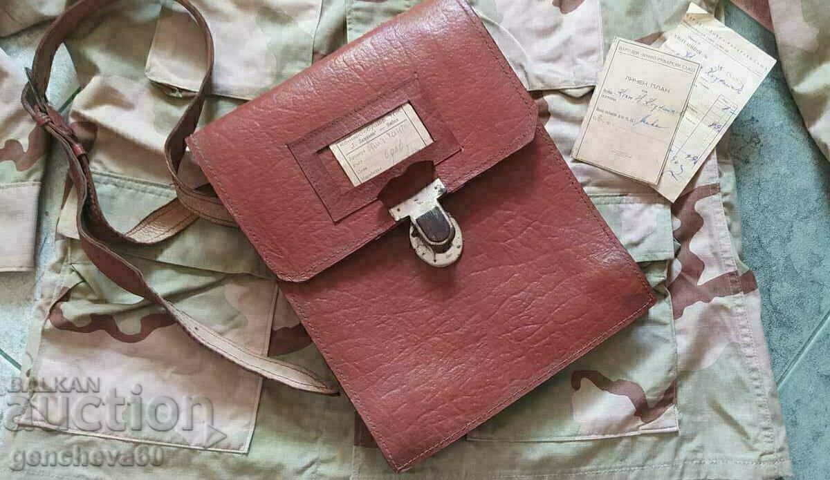 Geantă retro din piele pentru bărbați și cămașă camuflaj numărul 164