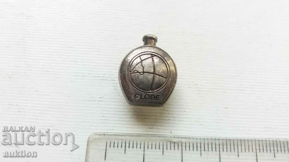 SILVER PLATED GLOBE BADGE with price 4.99 BGN | € 2.55 SILVER PLATED GLOBE BADGE with price 4.99 BGN | € 2.55