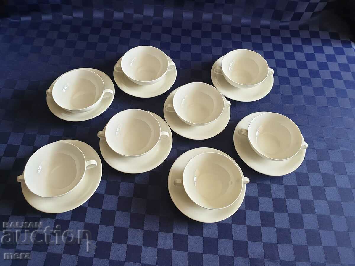 Πορσελάνινα γερμανικά κύπελλα-μπολ με δύο χερούλια και πιατάκια με τιμή 95.00 BGN | € 48.57 Πορσελάνινα γερμανικά κύπελλα-μπολ με δύο χερούλια και πιατάκια με τιμή 95.00 BGN | € 48.57