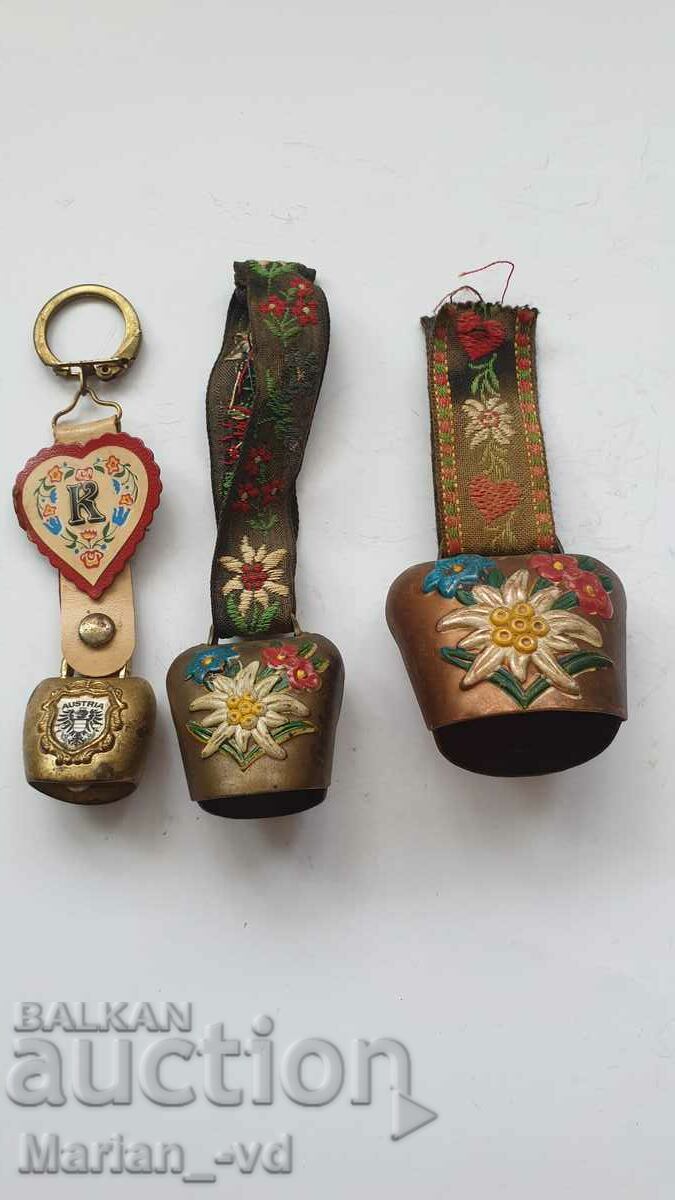 Лот от малки звънчета с цена 35.00 лв. | € 17.90 Лот от малки звънчета с цена 35.00 лв. | € 17.90