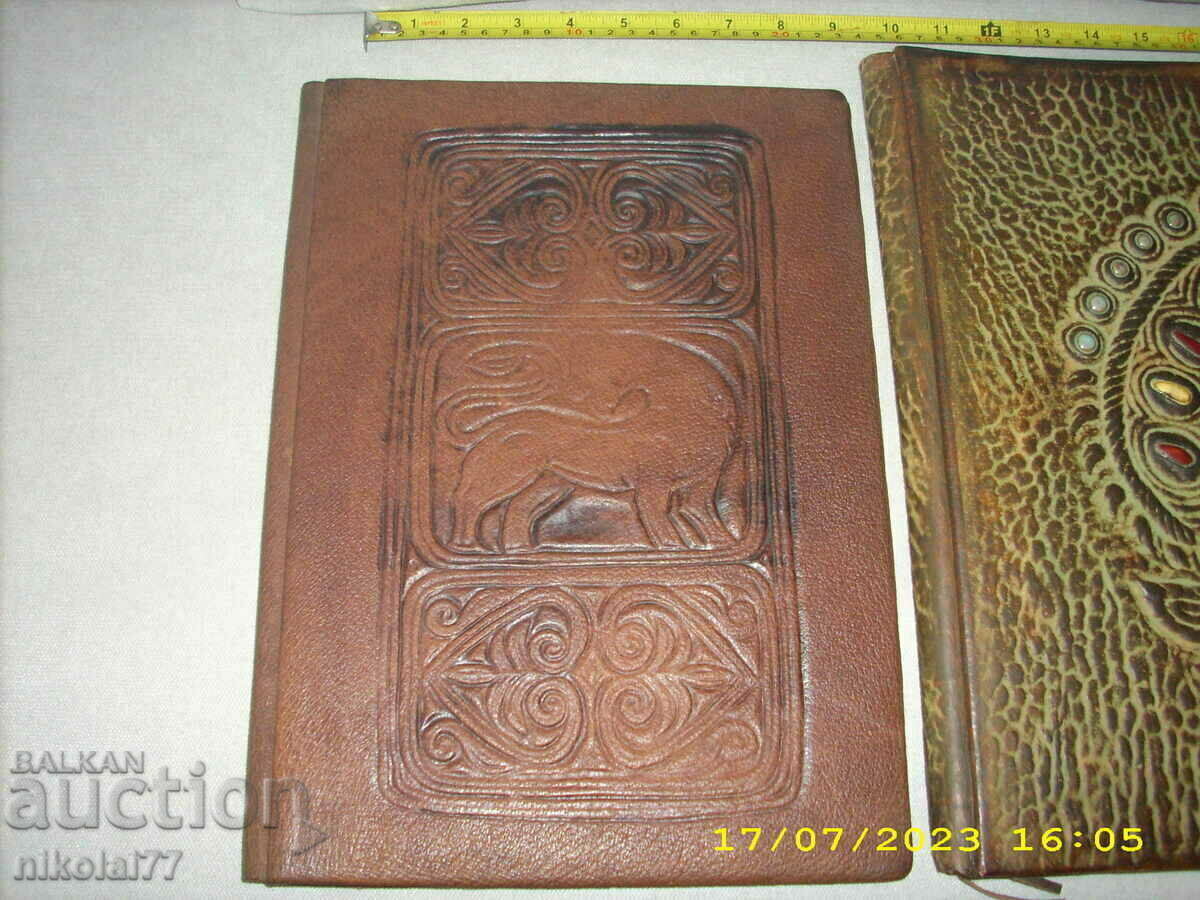 Auction 2 folders natural leather printed pebbles 1977. new! Auction 2 folders natural leather printed pebbles 1977. new!