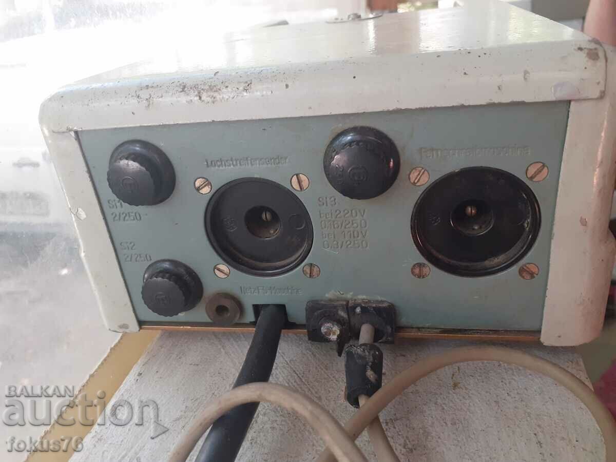 Παλαιά γερμανική τηλεγραφική συσκευή RFT - 5 Παλαιά γερμανική τηλεγραφική συσκευή RFT - 5