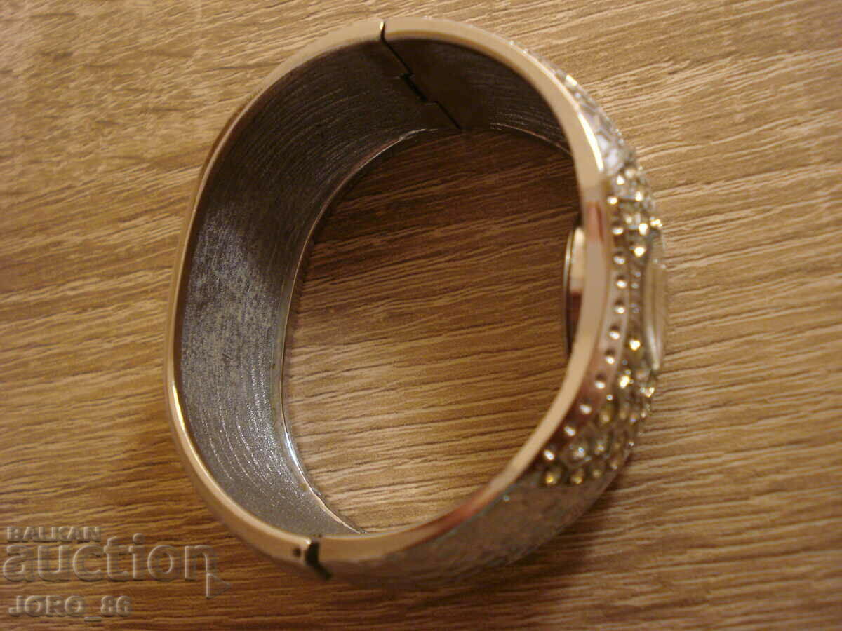 D&G watch with price 30.00 BGN | € 15.34 D&G watch with price 30.00 BGN | € 15.34