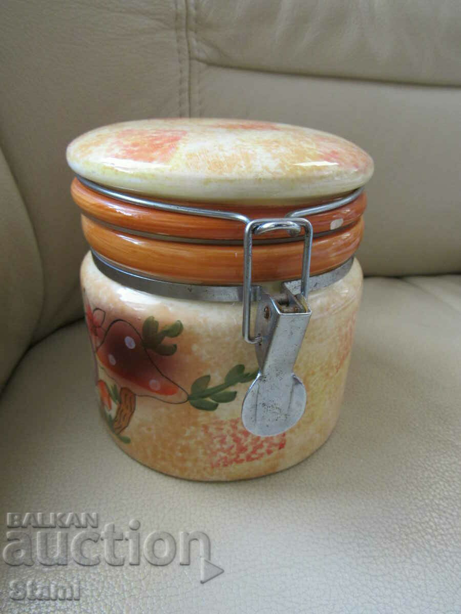 Auction Ceramic jar Auction Ceramic jar