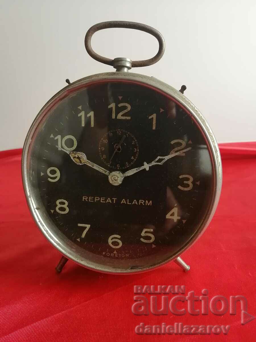 Σπάνιο παλιό μεγάλο αγγλικό ρολόι, ξυπνητήρι ξένο με τιμή 75.00 BGN | € 38.35 Σπάνιο παλιό μεγάλο αγγλικό ρολόι, ξυπνητήρι ξένο με τιμή 75.00 BGN | € 38.35