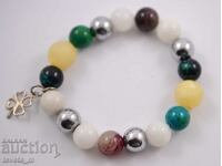 Гривна от естествени камъни