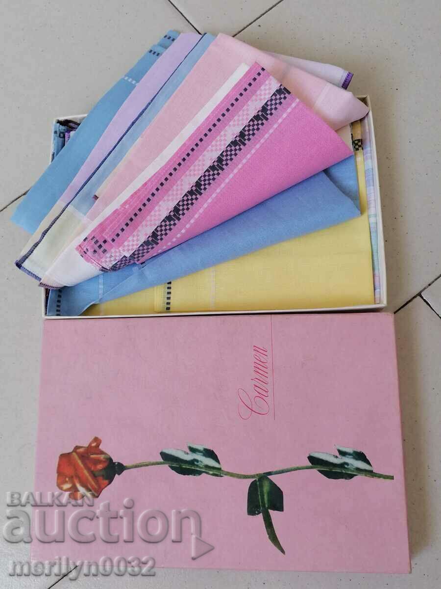 Set of women's handkerchiefs 6 pieces from the 60s. Vintage - 5 Set of women's handkerchiefs 6 pieces from the 60s. Vintage - 5