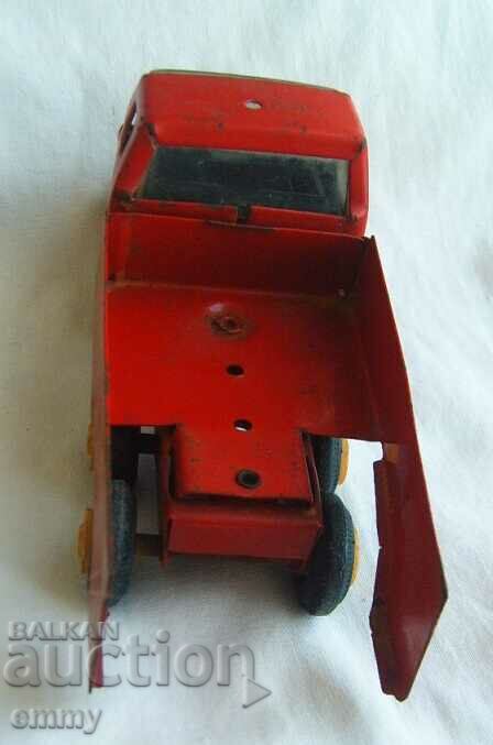 Delivery of Metal toy truck, missing