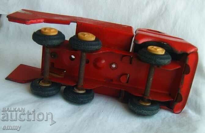 Metal toy truck, missing - 5