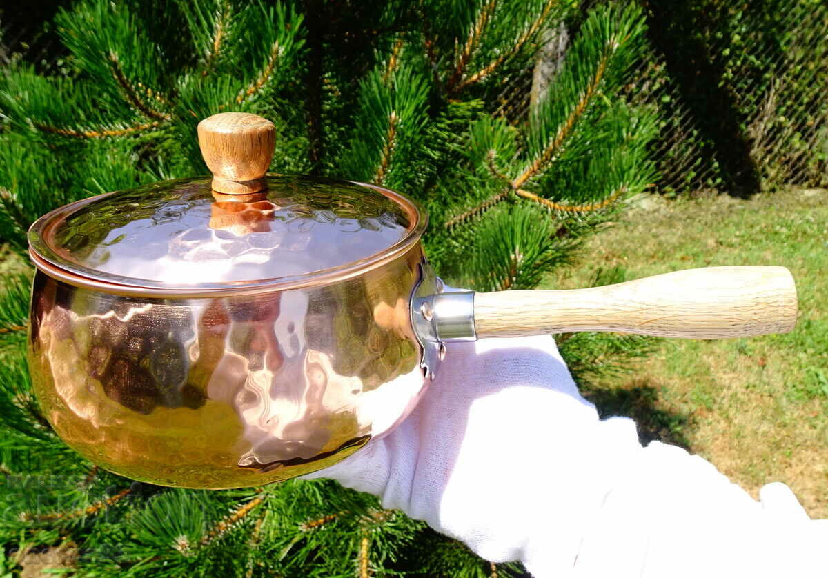 Copper pot, copper casserole, hand forged.