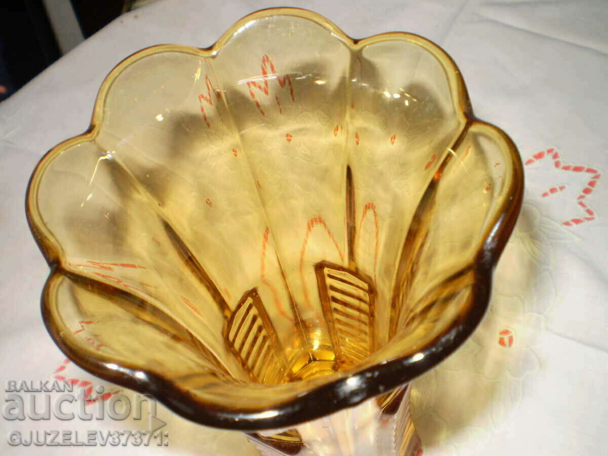 Auction Vintage Art Deco 1930 Amber Glass Vase Auction Vintage Art Deco 1930 Amber Glass Vase