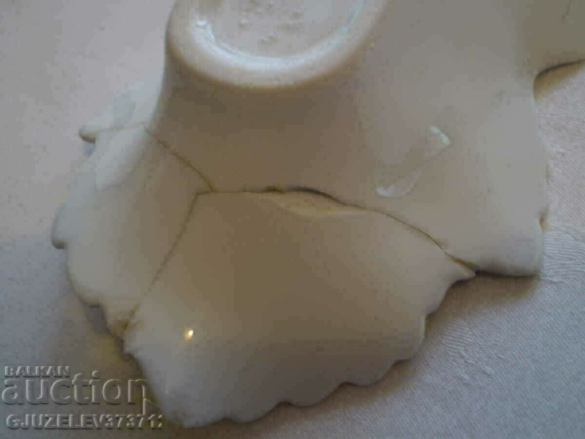 Vintage Herend Candy Dish, Queen Victoria of Hungary, with price 70.00 BGN | € 35.79 Vintage Herend Candy Dish, Queen Victoria of Hungary, with price 70.00 BGN | € 35.79