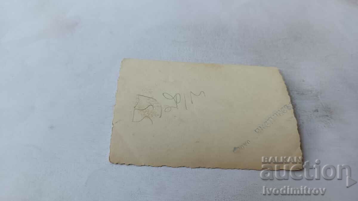 Φωτογραφία Μπουργκάς Τρεις άντρες σε μια βόλτα με τιμή 2.65 BGN | € 1.35 Φωτογραφία Μπουργκάς Τρεις άντρες σε μια βόλτα με τιμή 2.65 BGN | € 1.35