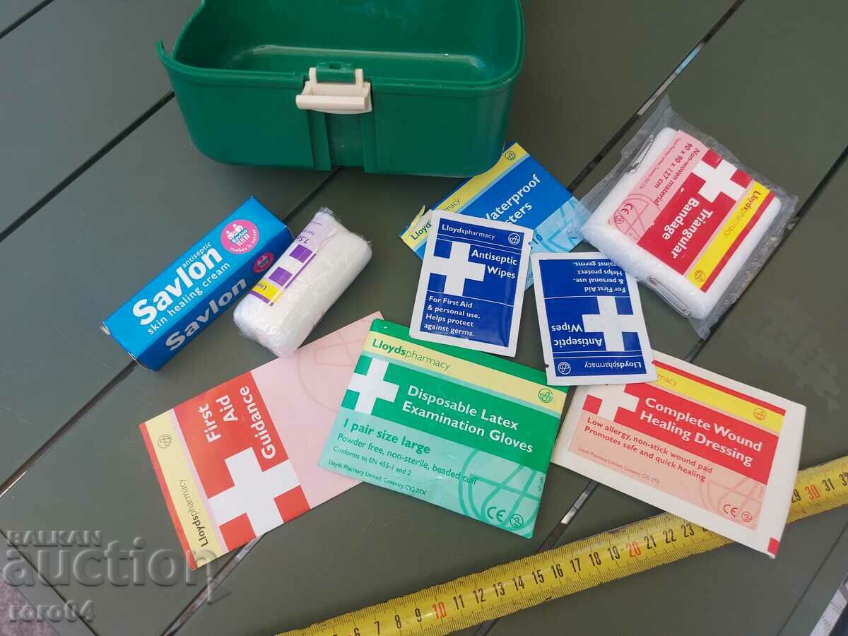 MEDICAL KIT - LANTERN - 6