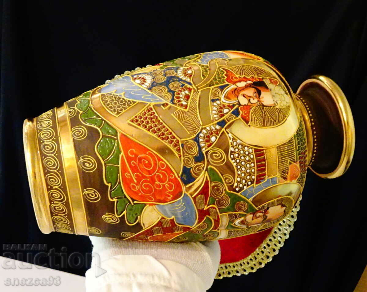 Japanese Satsuma Kinkozan Tsukuru porcelain vase, gold - 5 Japanese Satsuma Kinkozan Tsukuru porcelain vase, gold - 5