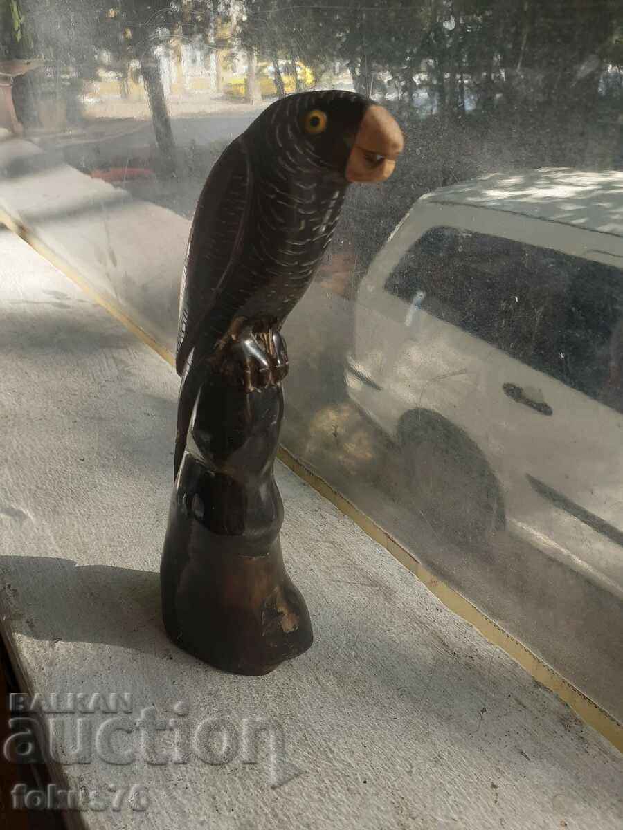 Auction Great horn parrot statuette figure Auction Great horn parrot statuette figure