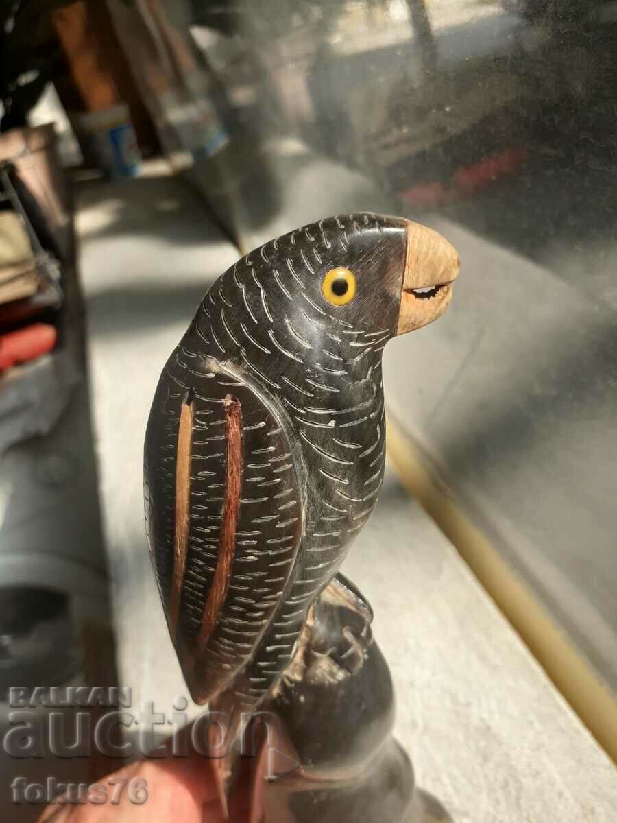 Страхотна фигура статуетка на папагал от рог