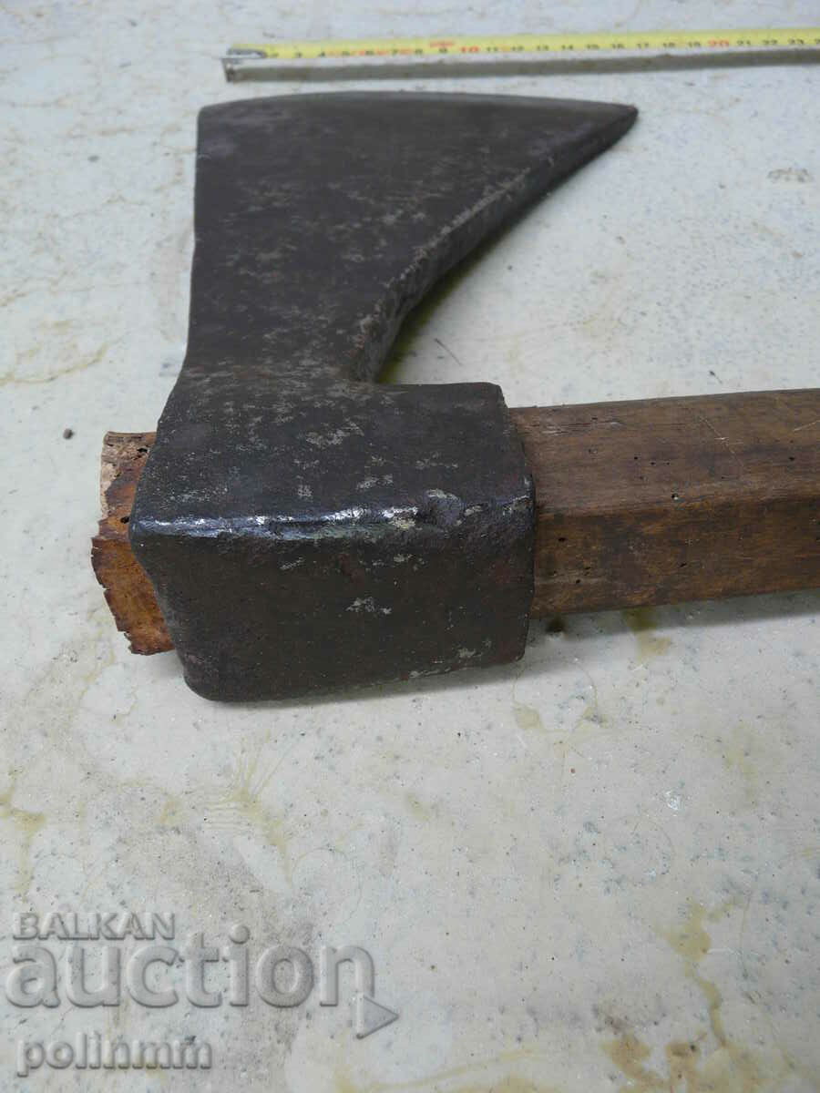 Delivery of Huge old ax - 396