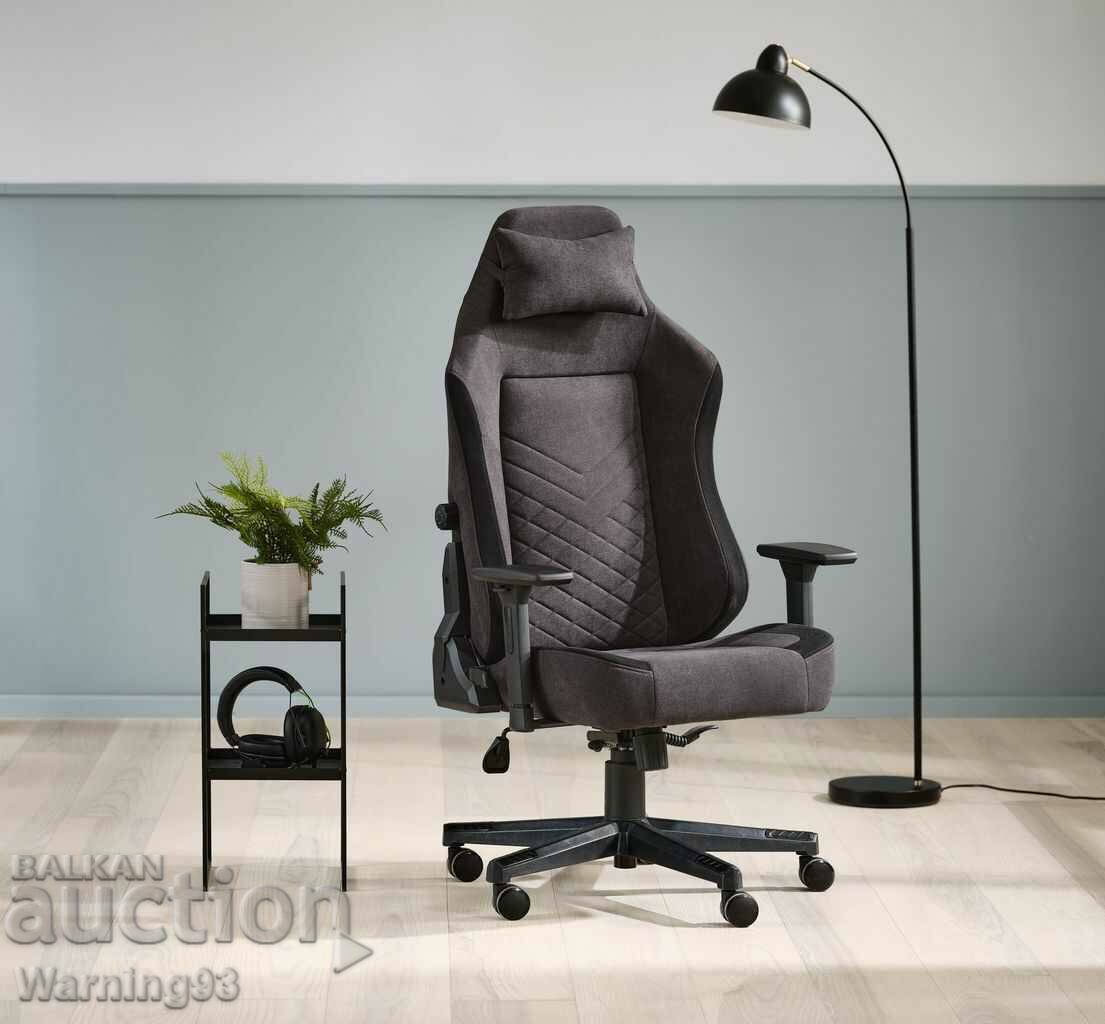 Auction Large black lantern / table lamp - 160 cm Auction Large black lantern / table lamp - 160 cm