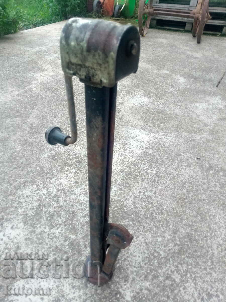 Un strigăt vechi cu preț 24.99 BGN | € 12.78