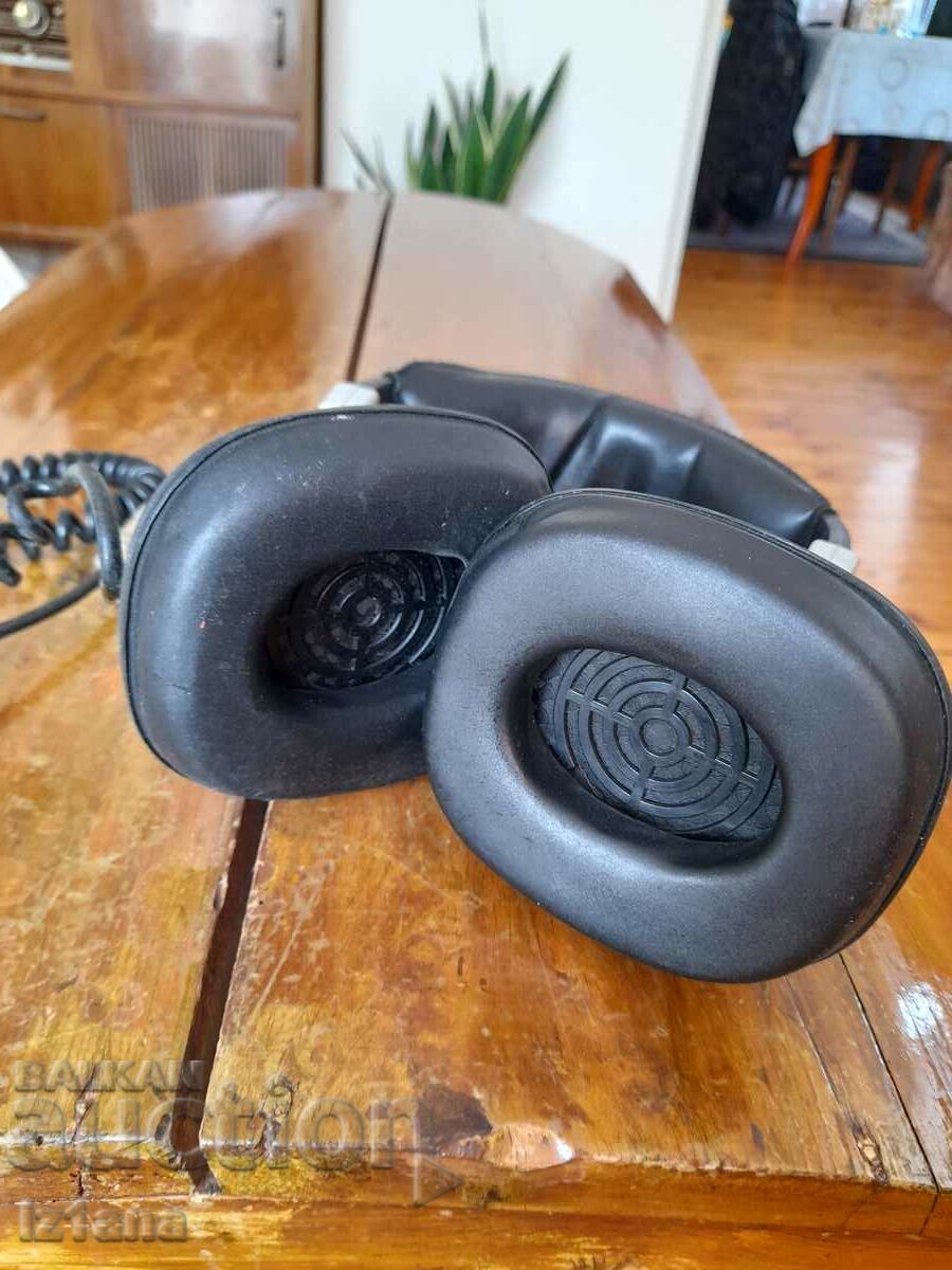 Auction  Old headphones