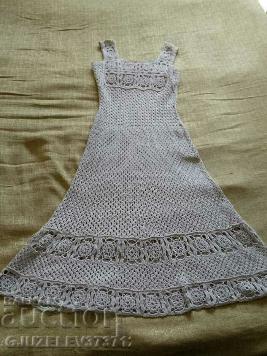 Дамска рокля плетена на една кука цвят екрю  памук