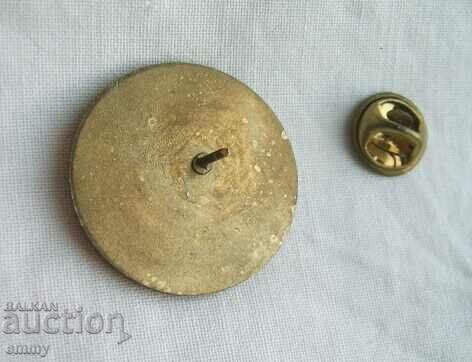 Renault badge, Renault - emblem with price 2.00 BGN | € 1.02