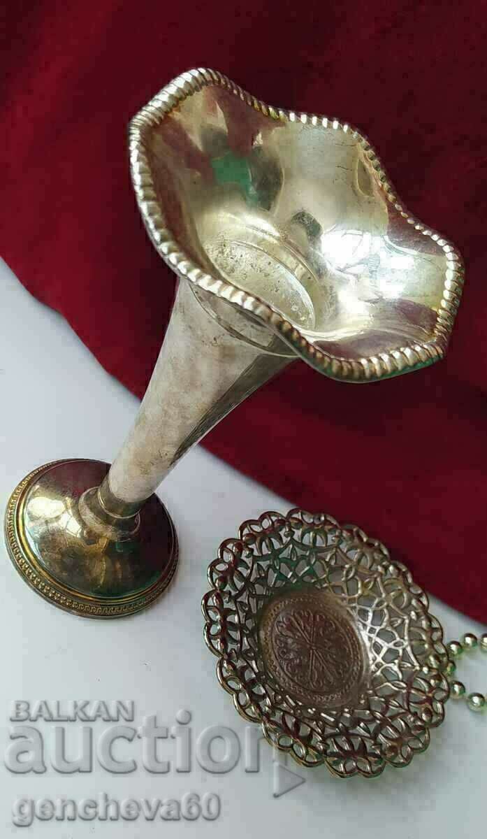 Delivery of Decorative silver plated vase/plate Delivery of Decorative silver plated vase/plate