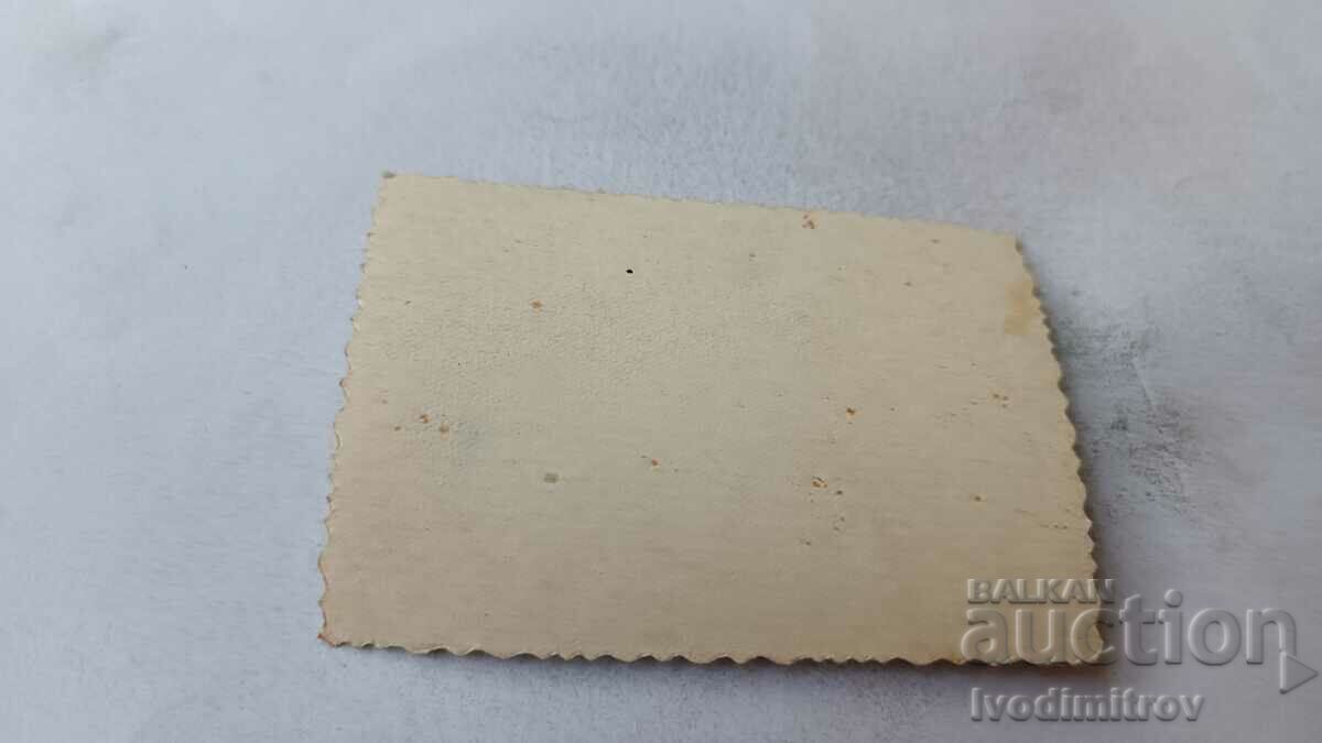 Снимка Жена на скала на брега на морето с цена 1.65 лв. | € 0.84