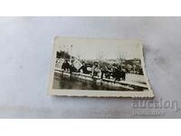 Photo Topolovgrad Young men and women by the river