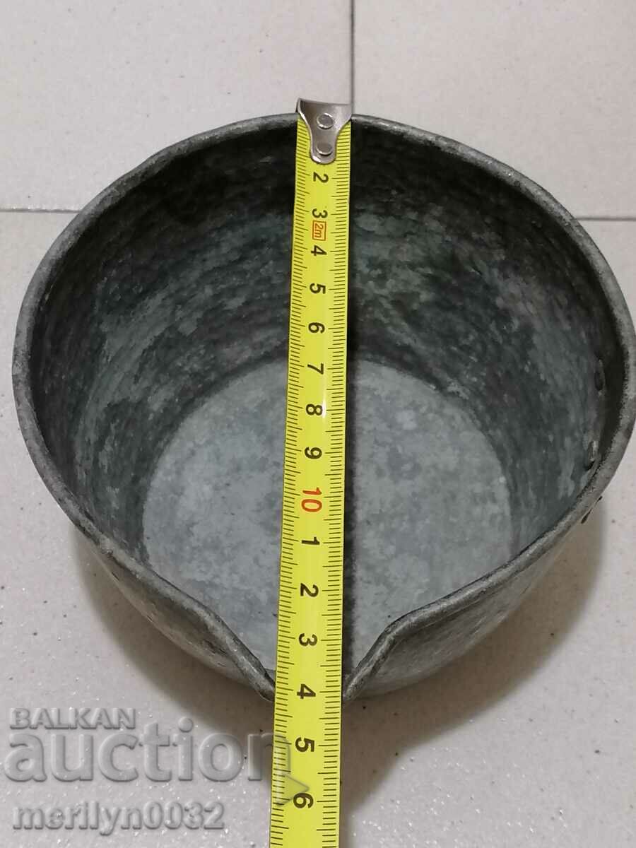 Delivery of An old tin can of copper Delivery of An old tin can of copper