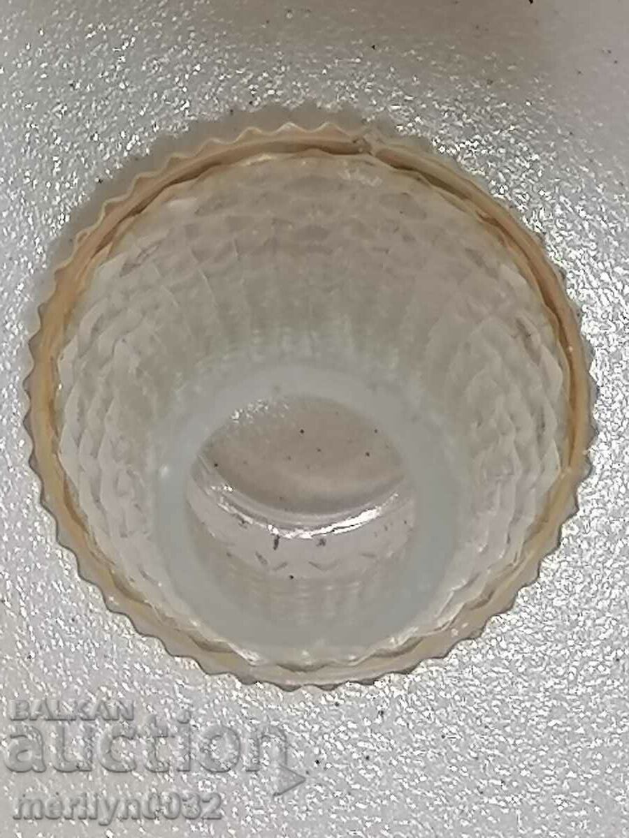 Delivery of Lamp bottle from an old gas lamp