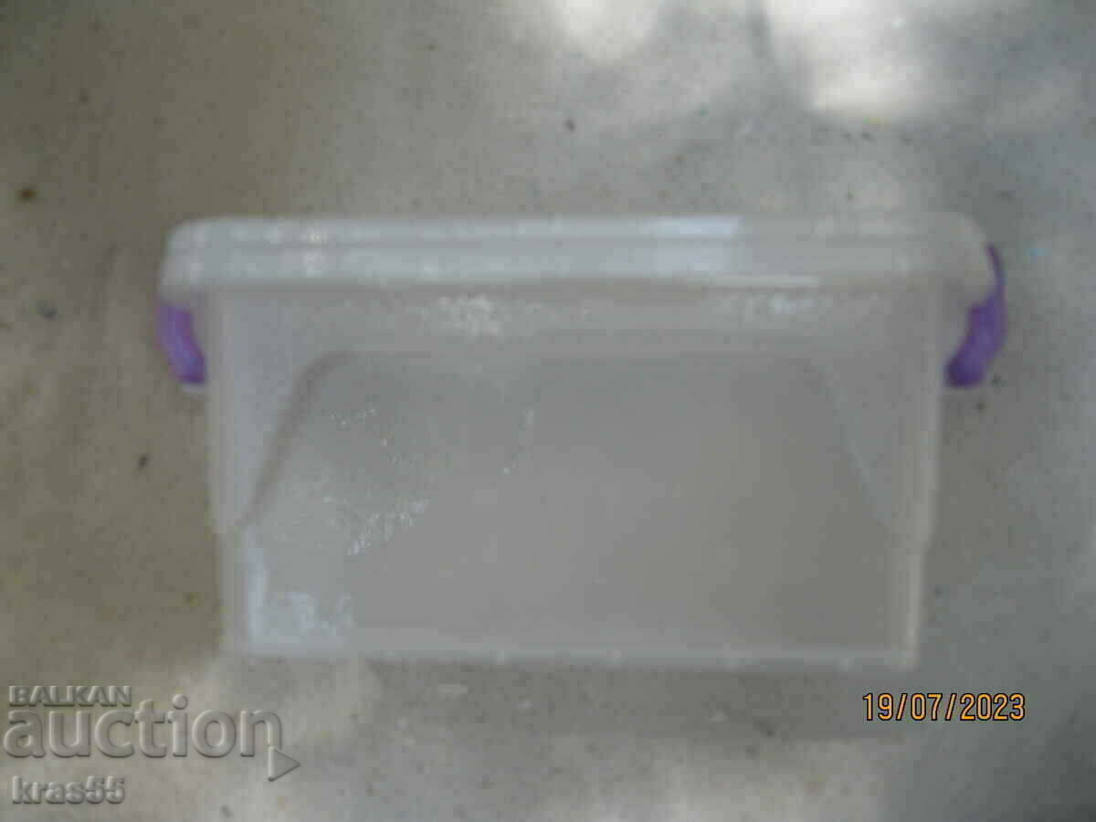 Auction Plasma food boxes, etc. Auction Plasma food boxes, etc.