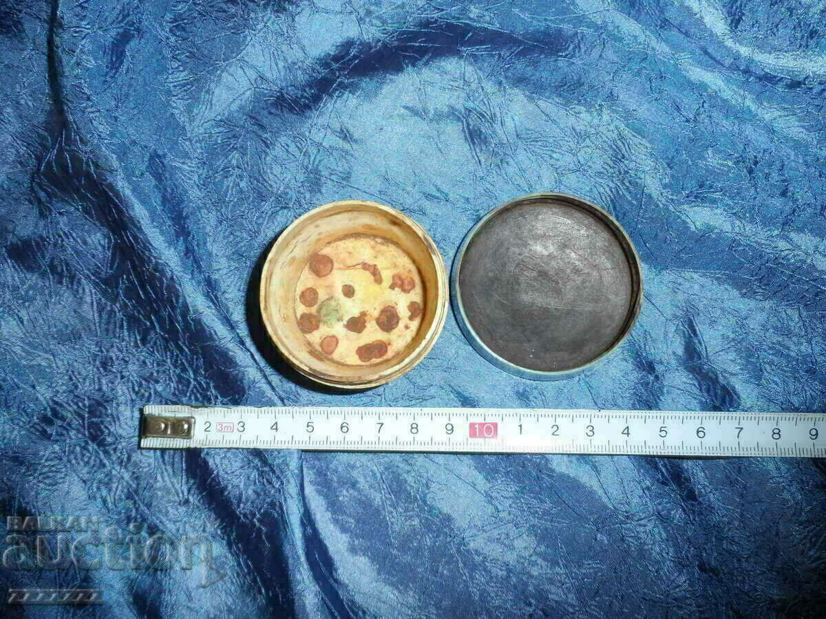 SOC box of cream AM - 5 SOC box of cream AM - 5