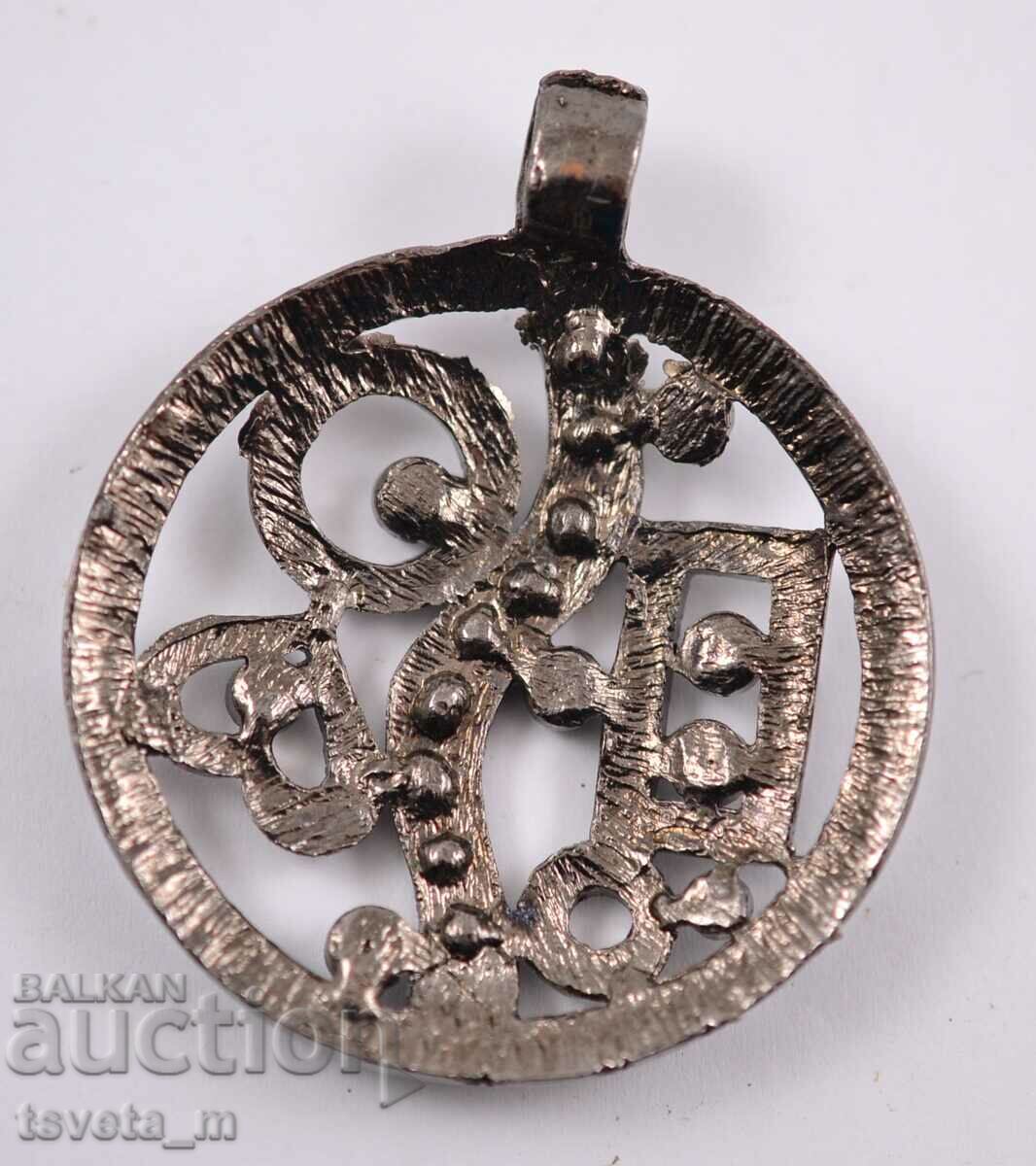 Μενταγιόν, μενταγιόν με τιμή 5.00 BGN | € 2.56 Μενταγιόν, μενταγιόν με τιμή 5.00 BGN | € 2.56